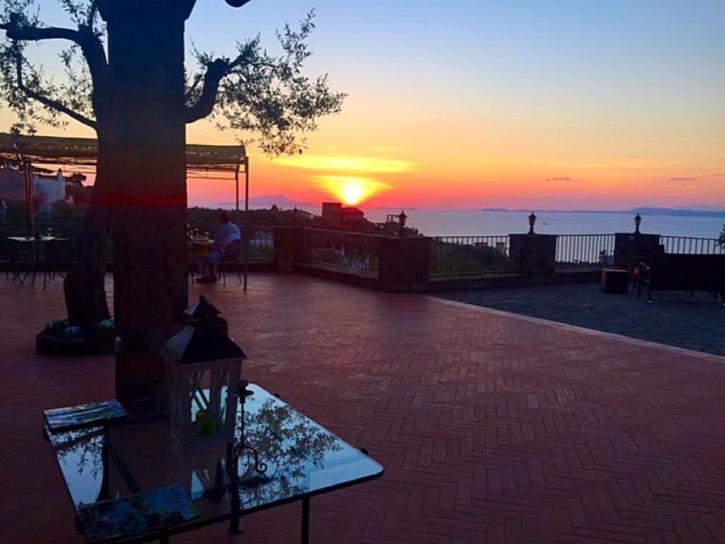 Villa Carolina Sorrento Private Heated Pool And Sea View Kültér fotó